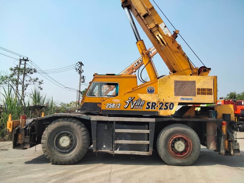 รถเครน25ตัน 4ล้อ KATO kr25H-v รถเครน25ตัน 4ล้อ KATO kr25H-v