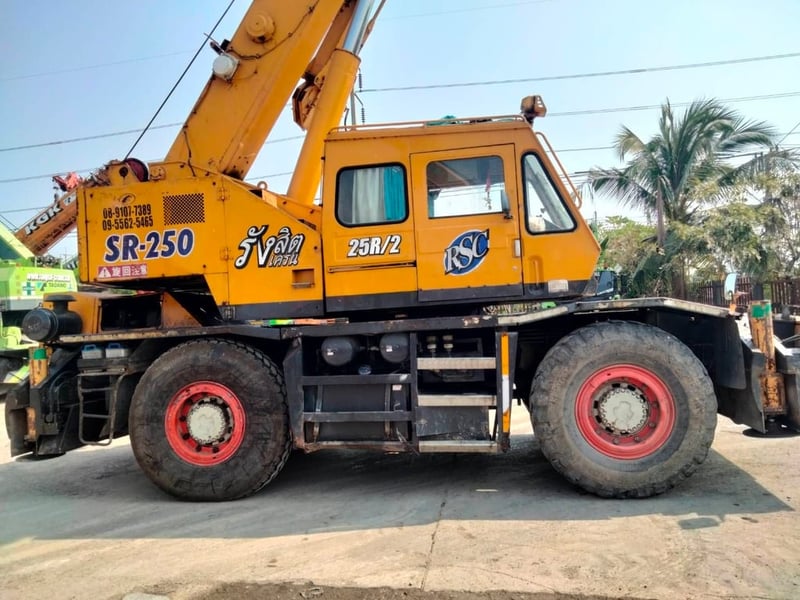 รถเครน25ตัน 4ล้อ KATO kr25H-v
