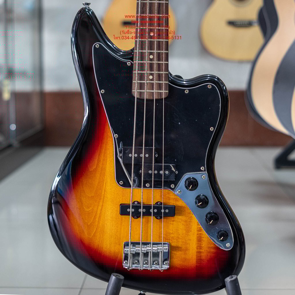 เบสไฟฟ้า Squier Vintage Modified Jaguar Bass Special สีซันเบริส มือสอง สภาพใหม่ มีแถมกระเป๋า Fenderหนา สายสะพาย สายแจ็ค เบสไฟฟ้า Squier Vintage Modified Jaguar Bass Special สีซันเบริส มือสอง สภาพใหม่ มีแถมกระเป๋า Fenderหนา สายสะพาย สายแจ็ค