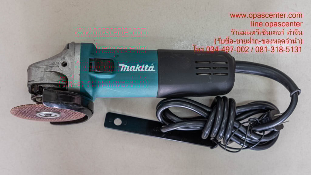 เครื่องเจียรไฟฟ้ามากีต้าร์ MAKITA 4 นิ้ว 9556HN 840 วัตต์ ของแท้ มือสอง สภาพใหม่ เครื่องเจียรไฟฟ้ามากีต้าร์ MAKITA 4 นิ้ว 9556HN 840 วัตต์ ของแท้ มือสอง สภาพใหม่