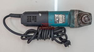 เครื่องเจียร์ มากีต้าร์ MAKITA 4 นิ้ว 840 วัตต์ รุ่น 9556HP ความเร็วรอบ 11,000 รอบต่อนาที ของแท้ มือสอง สภาพดี