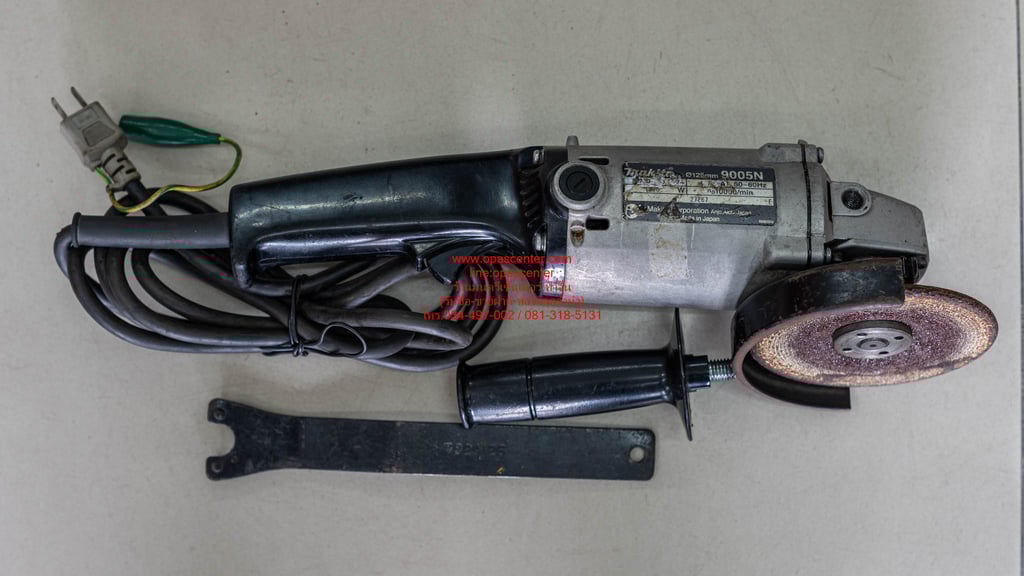 เครื่องเจียร์ไฟฟ้า 5" ยี่ห้อ Makita (JP) Angle Grinder เสื้ออลูมิเนียม 125mm รุ่น 9005N ญี่ปุ่น ของแท้ มือสอง สภาพใหม่ เครื่องเจียร์ไฟฟ้า 5" ยี่ห้อ Makita (JP) Angle Grinder เสื้ออลูมิเนียม 125mm รุ่น 9005N ญี่ปุ่น ของแท้ มือสอง สภาพใหม่