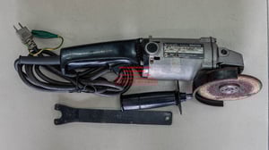 เครื่องเจียร์ไฟฟ้า 5" ยี่ห้อ Makita (JP) Angle Grinder เสื้ออลูมิเนียม 125mm รุ่น 9005N ญี่ปุ่น ของแท้ มือสอง สภาพใหม่