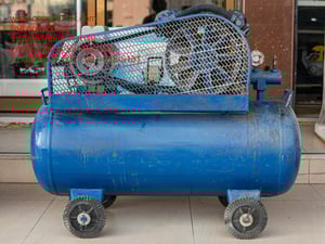 ปั๊มลมขนาดใหญ่ ปั๊มลมสายพาน PUMA PP21 แรงดัน 1HP ขนาดถังลม 92 ลิตร หัวปั๊มลม 2 ลูกสูบ มือสอง สภาพดี พร้อมใช้งาน