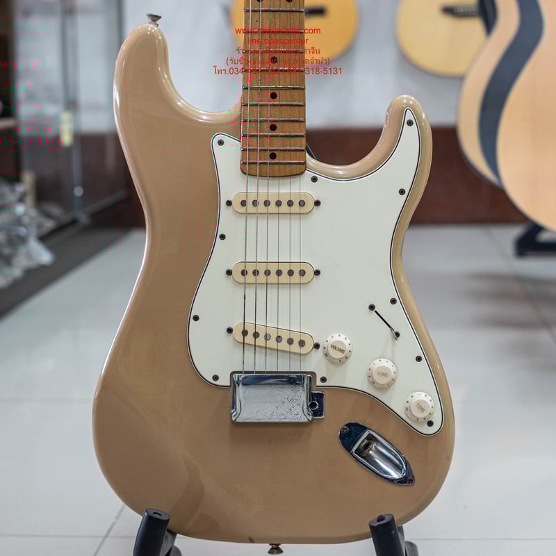 กีต้าร์ไฟฟ้า Maya Electric Guitar สีครีม Made in Japan มือสอง สภาพใหม่