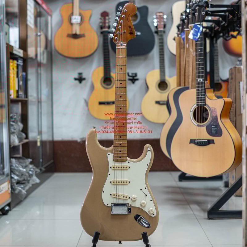 กีต้าร์ไฟฟ้า Maya Electric Guitar สีครีม Made in Japan มือสอง สภาพใหม่