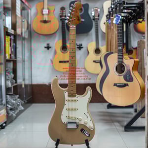 กีต้าร์ไฟฟ้า Maya Electric Guitar สีครีม Made in Japan มือสอง สภาพใหม่
