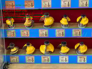 ชุดดอก เร้าเตอร์ 0.5 นิ้ว 35 ดอก พร้อมกล่องแขวน มือสอง สภาพดี