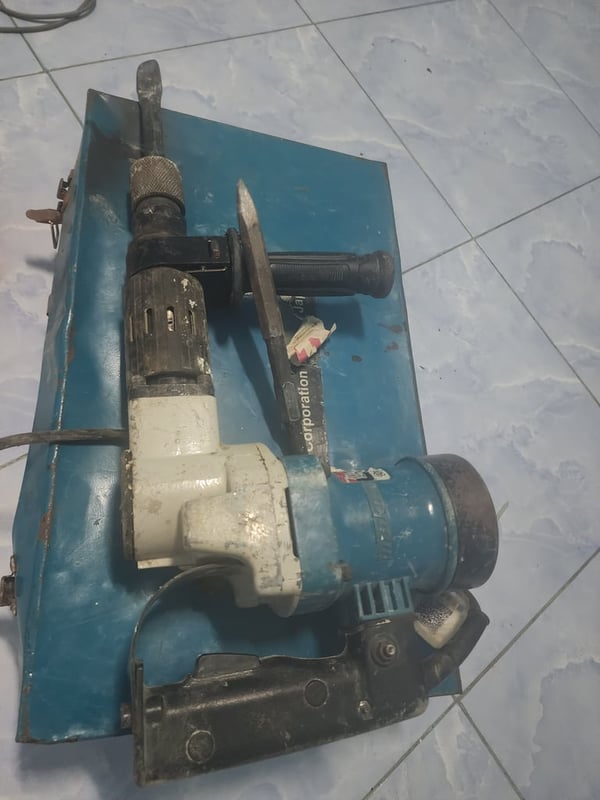 ขายเครื่องสกัดคอนกรีต MAKITA รุ่น HM 0810T