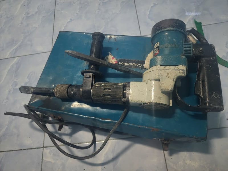 ขายเครื่องสกัดคอนกรีต MAKITA 