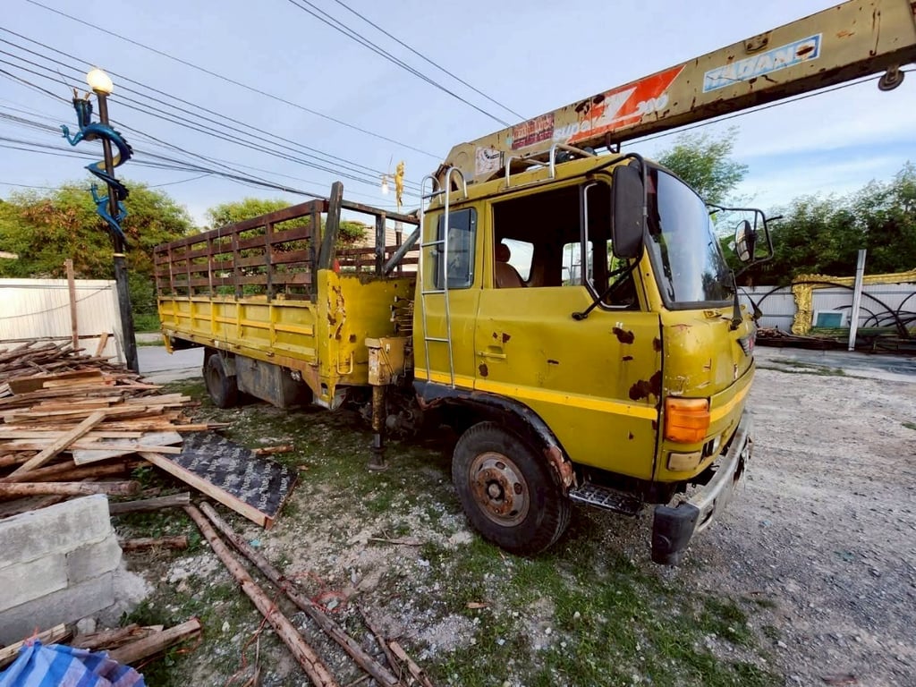 รถฮีโน่ HINO 6 ล้อใหญ่ ติดเครน 3 ตัน 3 ปลอก ปี 39 รถฮีโน่ HINO 6 ล้อใหญ่ ติดเครน 3 ตัน 3 ปลอก ปี 39