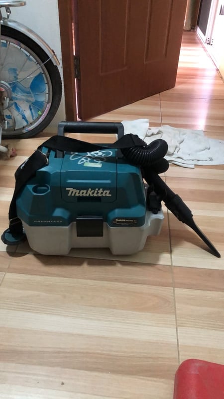 เครื่องดูดฝุ่น Makita