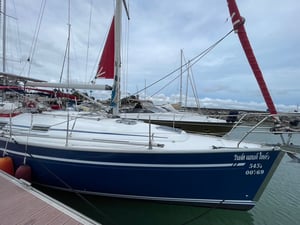 เรือยอชท์ สภาพสวย ใช้งานน้อย เจ้าของดูแลดี