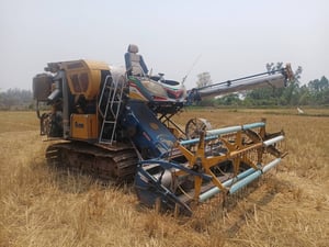 รถเกี่ยวข้าวช้างน้อยจ้าวพลัง KPH 18ST ปี 53 