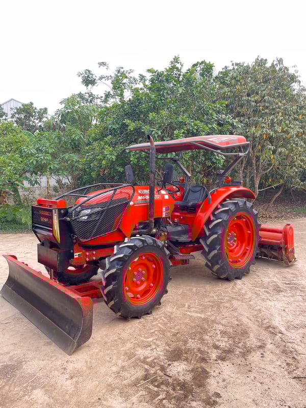 Kubota M6040SU