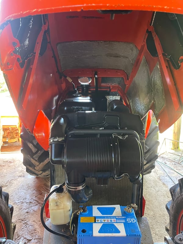 รถไถคูโบต้า M6040SU