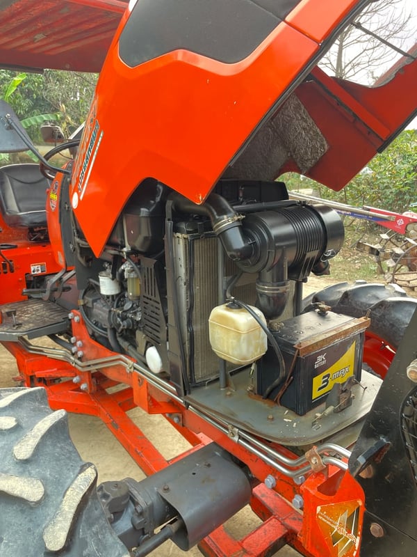 Kubota M6040SU