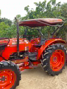Kubota M6040SU