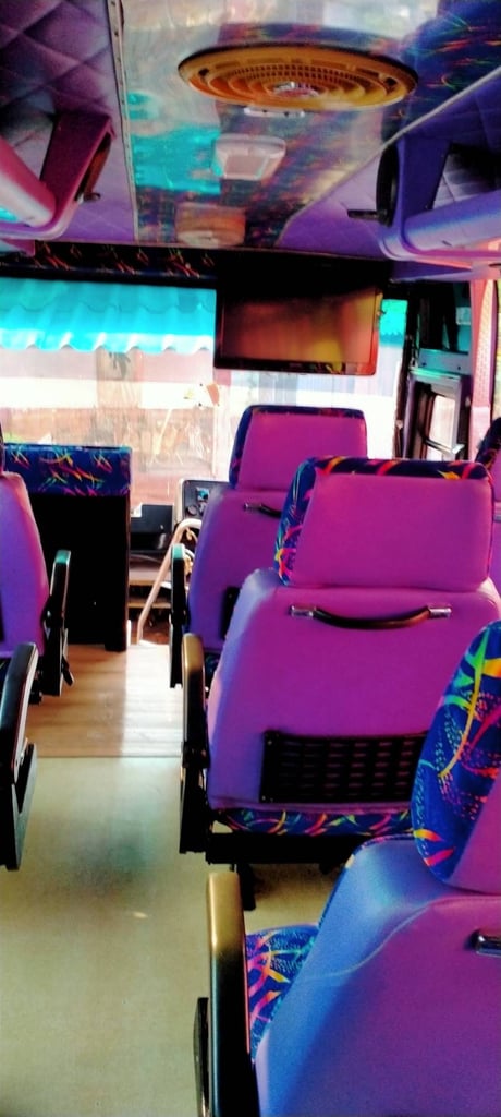 รถบัส 31ที่นั่ง พร้อมใช้งาน