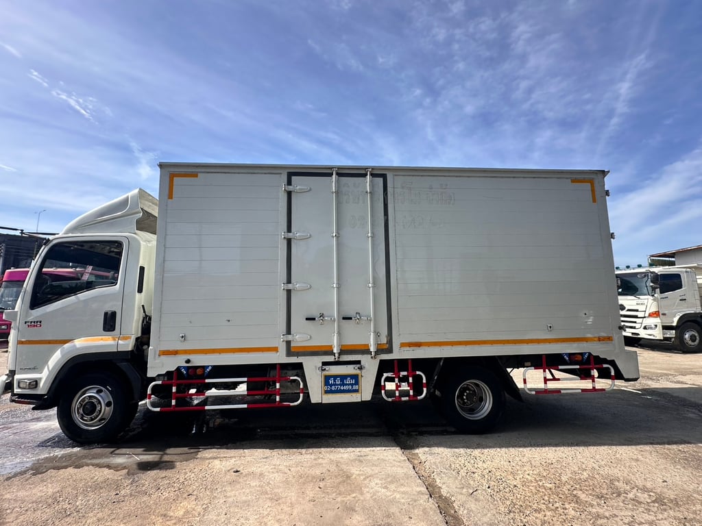 ISUZU FRR190 ปี63 ตู้แห้ง3บาน ขายตามสภาพ