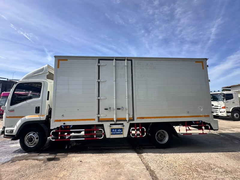 ISUZU FRR190 ปี63 ตู้แห้ง3บาน ขายตามสภาพ