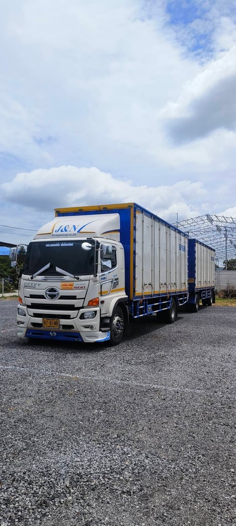 HINO FG 240แรง 6ล้อ พ่วงแม่ลูก แยกได้