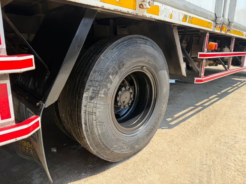 ISUZU FRR210 ปี63 ตู้10บาน พร้อมใช้งาน ISUZU FRR210 ปี63 ตู้10บาน พร้อมใช้งาน