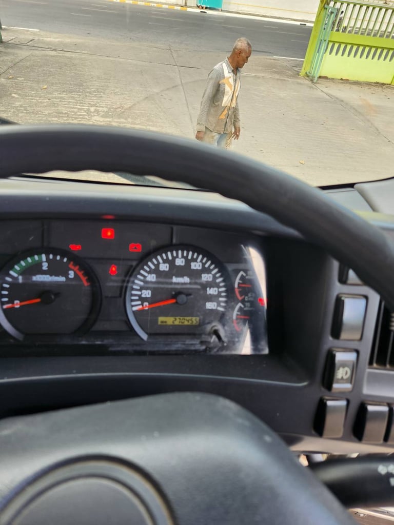 ISUZU FVM 240แรงม้า รถบรรทุก 10ล้อ พื้นเรียบ ปี2010