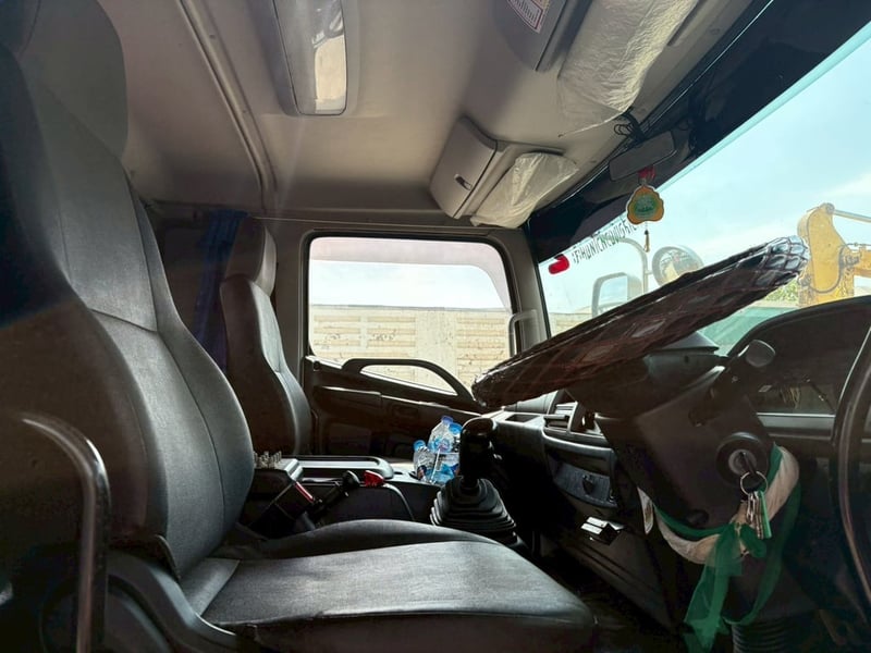 10ล้อ Hino Victor FL260 ปี63 เครน UNIC 5ตัน 4ปลอก 3ชัก 10ล้อ Hino Victor FL260 ปี63 เครน UNIC 5ตัน 4ปลอก 3ชัก