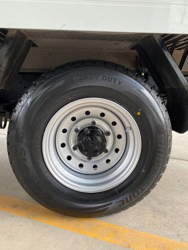 ISUZU NLR130 ปี58 ตู้แห้ง ยาว3เมตร ราคารวมVat ฟรีโอน