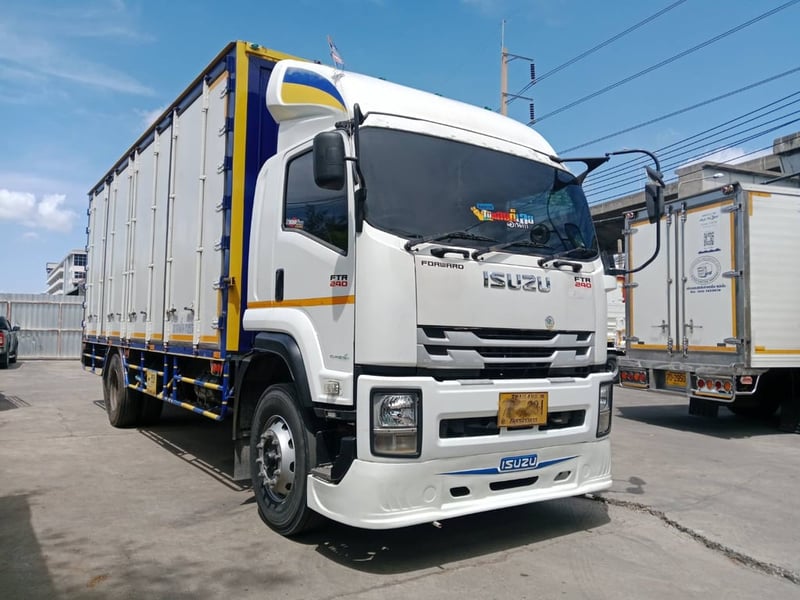 ISUZU FTR240 ปี65 รถบรรทุก 6ล้อ ตู้แห้ง 10บาน ยาว7.6เมตร 5 สวย พร้อมใช้ ISUZU FTR240 ปี65 รถบรรทุก 6ล้อ ตู้แห้ง 10บาน ยาว7.6เมตร 5 สวย พร้อมใช้