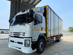 ISUZU FTR240 ปี65 ตู้แห้ง 10บาน ยาว7.6เมตร ราคารวมvat ฟรีโอน ฟรีประกัน