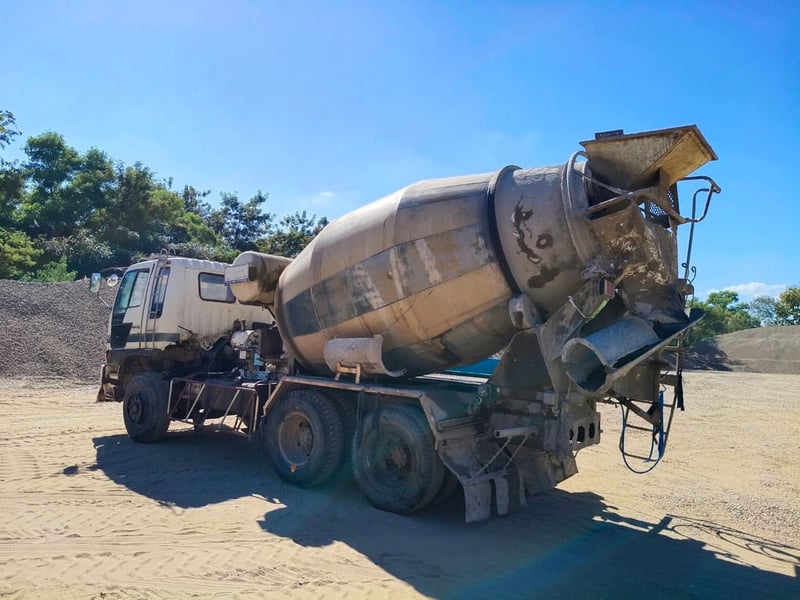 Hino 260แรง ปี39 รถโม่6คิว ใช้งานได้ปกติ เล่มพร้อมโอน Hino 260แรง ปี39 รถโม่6คิว ใช้งานได้ปกติ เล่มพร้อมโอน