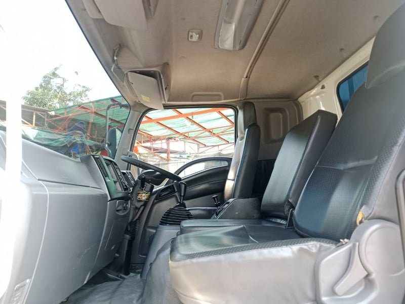 ISUZU FTR240 ปี65 รถบรรทุก 6ล้อ ตู้แห้ง 10บาน ยาว7.6เมตร สวย พร้อมใช้ ISUZU FTR240 ปี65 รถบรรทุก 6ล้อ ตู้แห้ง 10บาน ยาว7.6เมตร สวย พร้อมใช้