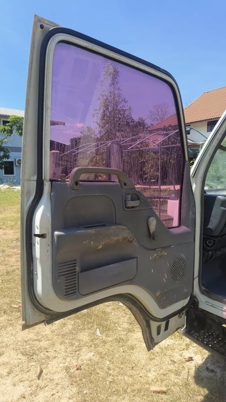 ISUZU NKR130 ปี50 6ล้อ ติดเครน2.2ตัน พร้อมใช้งาน