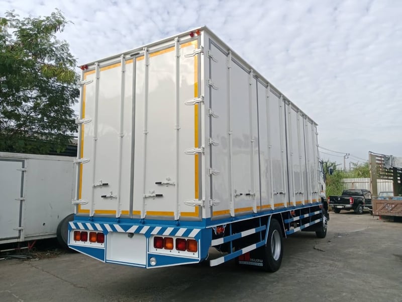 ISUZU FTR240 ปี61 ตู้แห้ง 10บาน