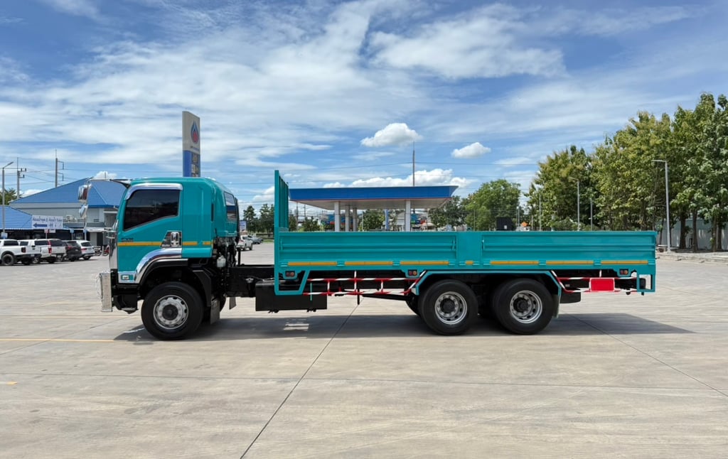 ISUZU FVM 240แรงม้า รถบรรทุก 10ล้อ กระบะเหล็ก ปี2023 เลขไมล์น้อยกว่า 100,000 กม.