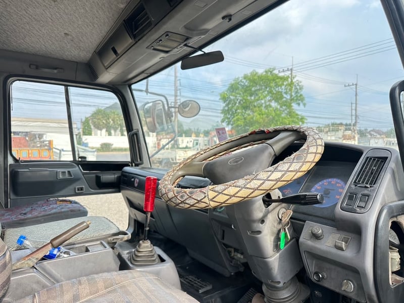 HINO FF 212แรงม้า รถบรรทุก 6ล้อ กระบะคอกสูงยาว7.2เมตร ปี43