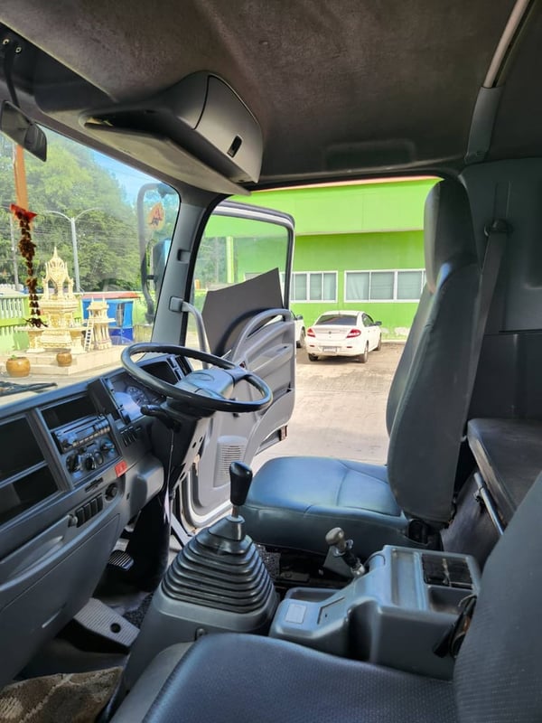 ISUZU FVM 240แรงม้า รถบรรทุก 10ล้อ พื้นเรียบ ปี2010