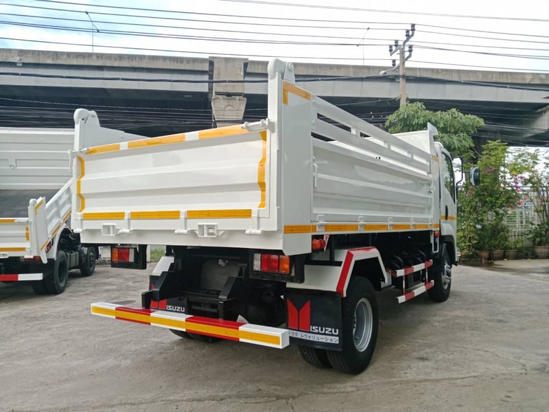ISUZU FRR 210แรงม้า รถบรรทุก 6ล้อ ดั้มพ์5คิว  ปี65