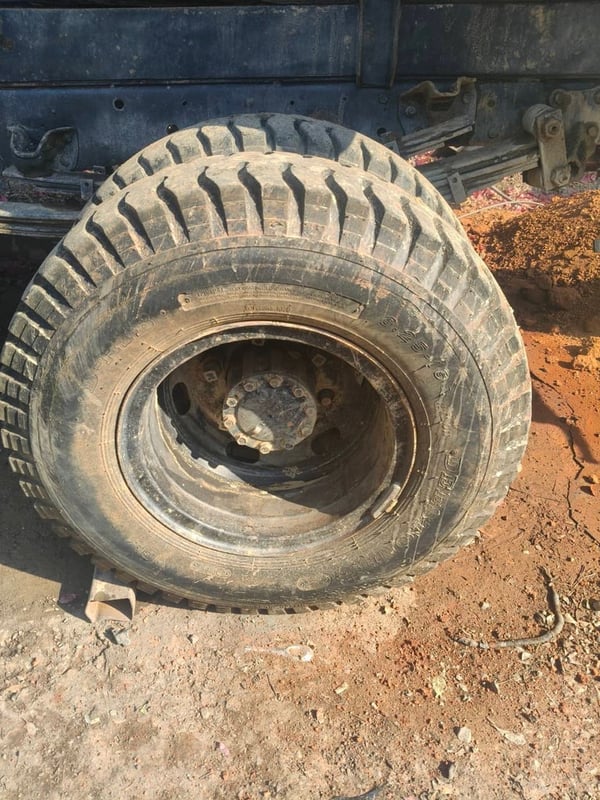 ISUZU NPR115 ดั้มพ์ แอร์ฉ่ำ พวงมาลัยพาวเวอร์ มีสโลว์กลาง