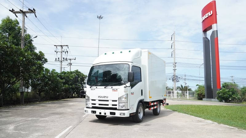 ISUZU NLR130 ปี57 ตู้แห้งยาว 3เมตร ไมล์น้อย ยางใหม่4เส้น