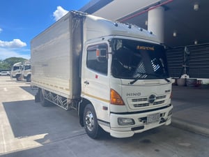 HINO FC 145แรงม้า รถบรรทุก 6ล้อ ตู้เย็น ปี2014 เลขไมล์ 555,302 กม. HINO FC 145แรงม้า รถบรรทุก 6ล้อ ตู้เย็น ปี2014 เลขไมล์ 555,302 กม.