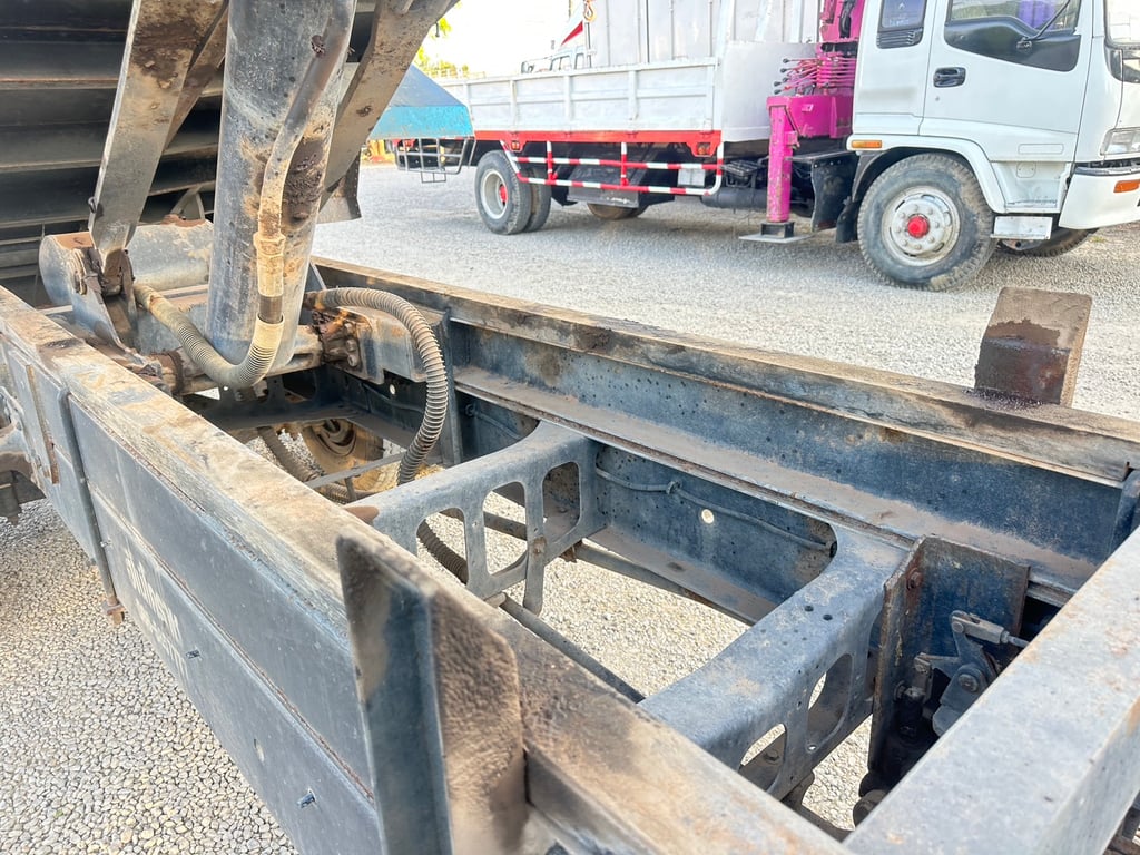 HINO MEGA 175แรงม้า รถบรรทุก 6ล้อ กระบะดั้มพ์ ติดเครน ปี60