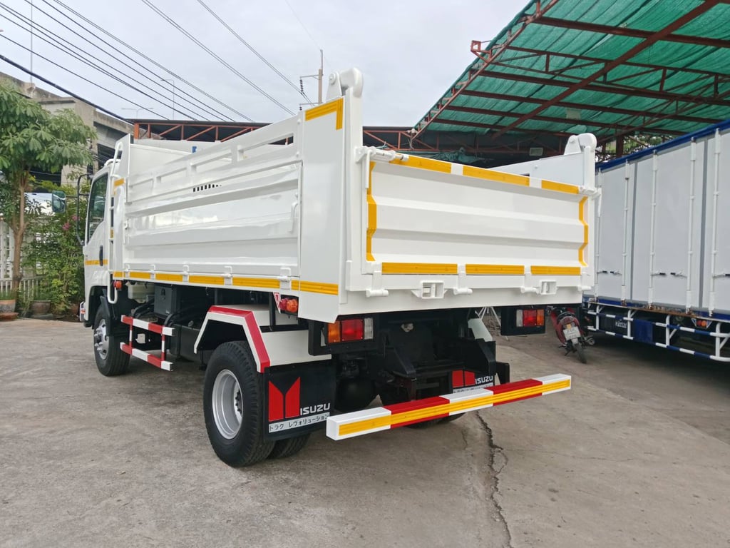 ISUZU FRR 210แรงม้า รถบรรทุก 6ล้อ ดั้มพ์5คิว  ปี65