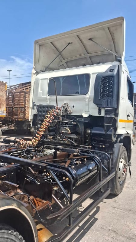 HINO FM 344แรงม้า รถบรรทุก 10ล้อ หัวลาก เฉพาะหัว ปี53