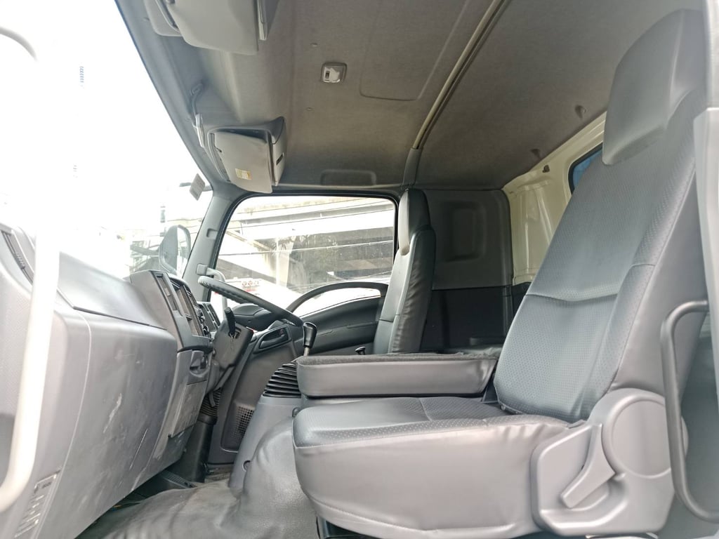 ISUZU FTR240 ปี61 ตู้แห้ง 10บาน