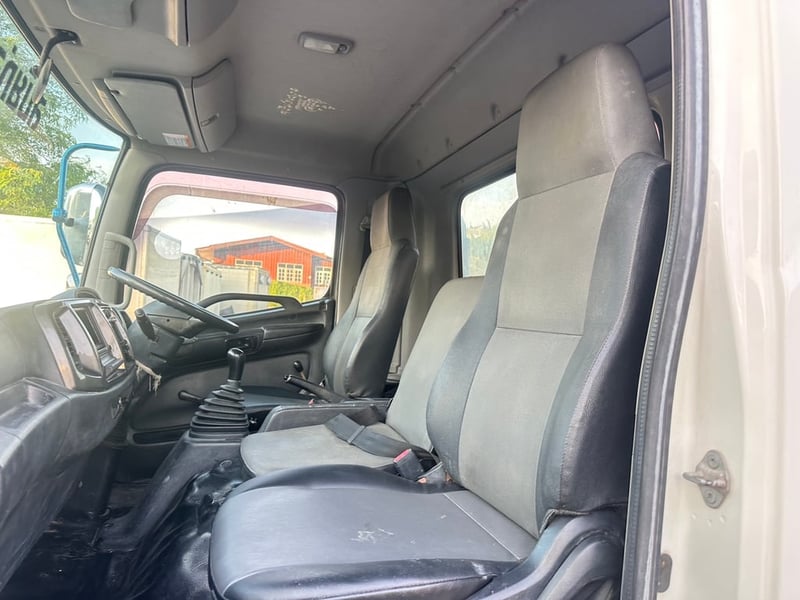 HINO MEGA 175แรงม้า รถบรรทุก 6ล้อ กระบะดั้มพ์ ติดเครน ปี60