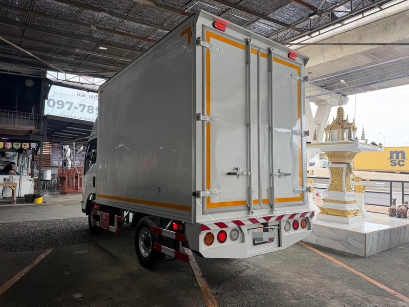 ISUZU NLR130 ปี68 ยูโร5 เกียร์ออโต้ ตู้ยาว3.2เมตร รถสวย พร้อมใช้ ISUZU NLR130 ปี68 ยูโร5 เกียร์ออโต้ ตู้ยาว3.2เมตร รถสวย พร้อมใช้