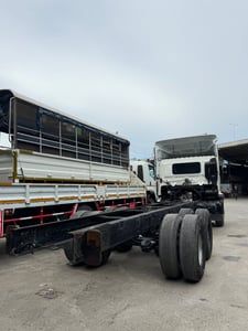 Hino FL260 ปี60 หัวคัสซี สามารถวางตู้ วางคอก ให้ได้ ยางใหม่ Hino FL260 ปี60 หัวคัสซี สามารถวางตู้ วางคอก ให้ได้ ยางใหม่